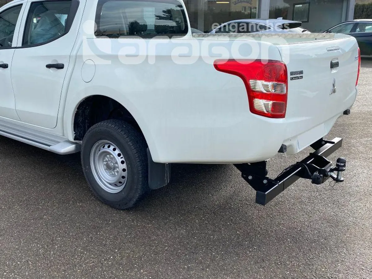 Фаркоп Aragon для Mitsubishi L200 2015-, (с бампером) E4201IG в 