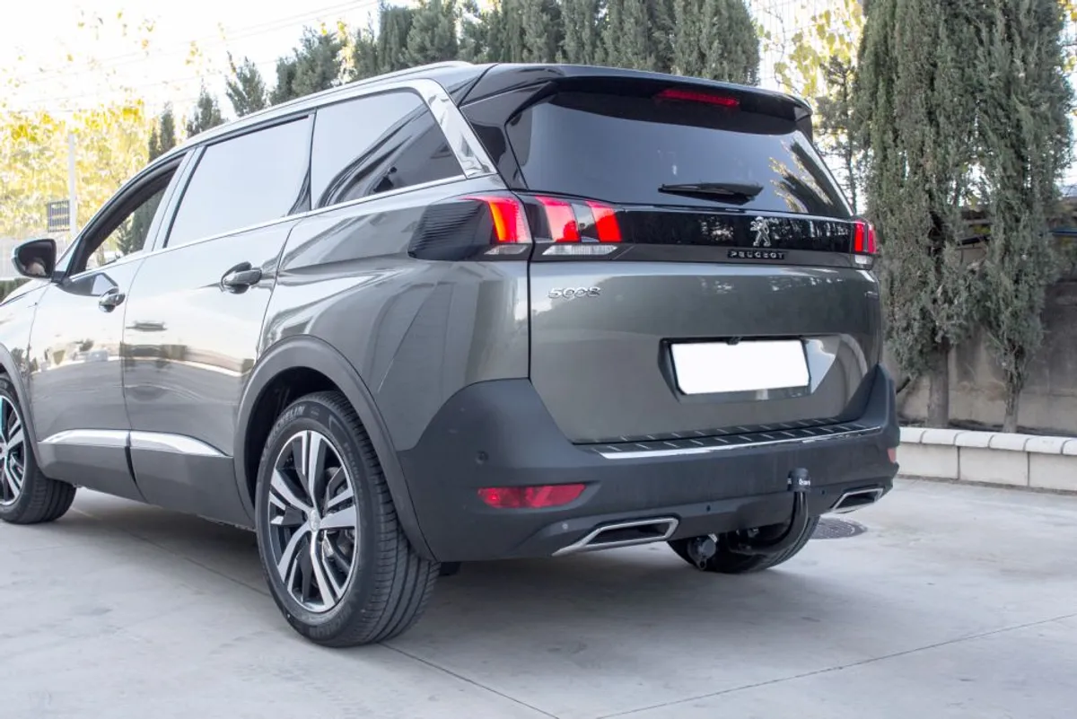 Фаркоп Aragon для Peugeot 5008 2017- E4726BV в 