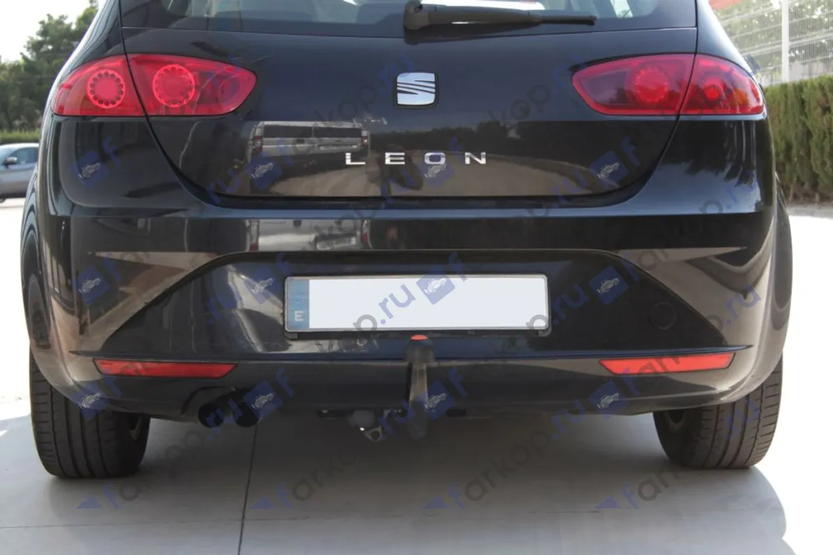 Фаркоп Aragon для Seat Leon 2005-2012 E6712AV в 