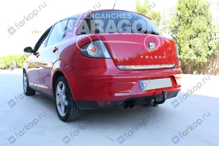 Фаркоп Aragon для Seat Toledo 2004-2012 E5812AA в 