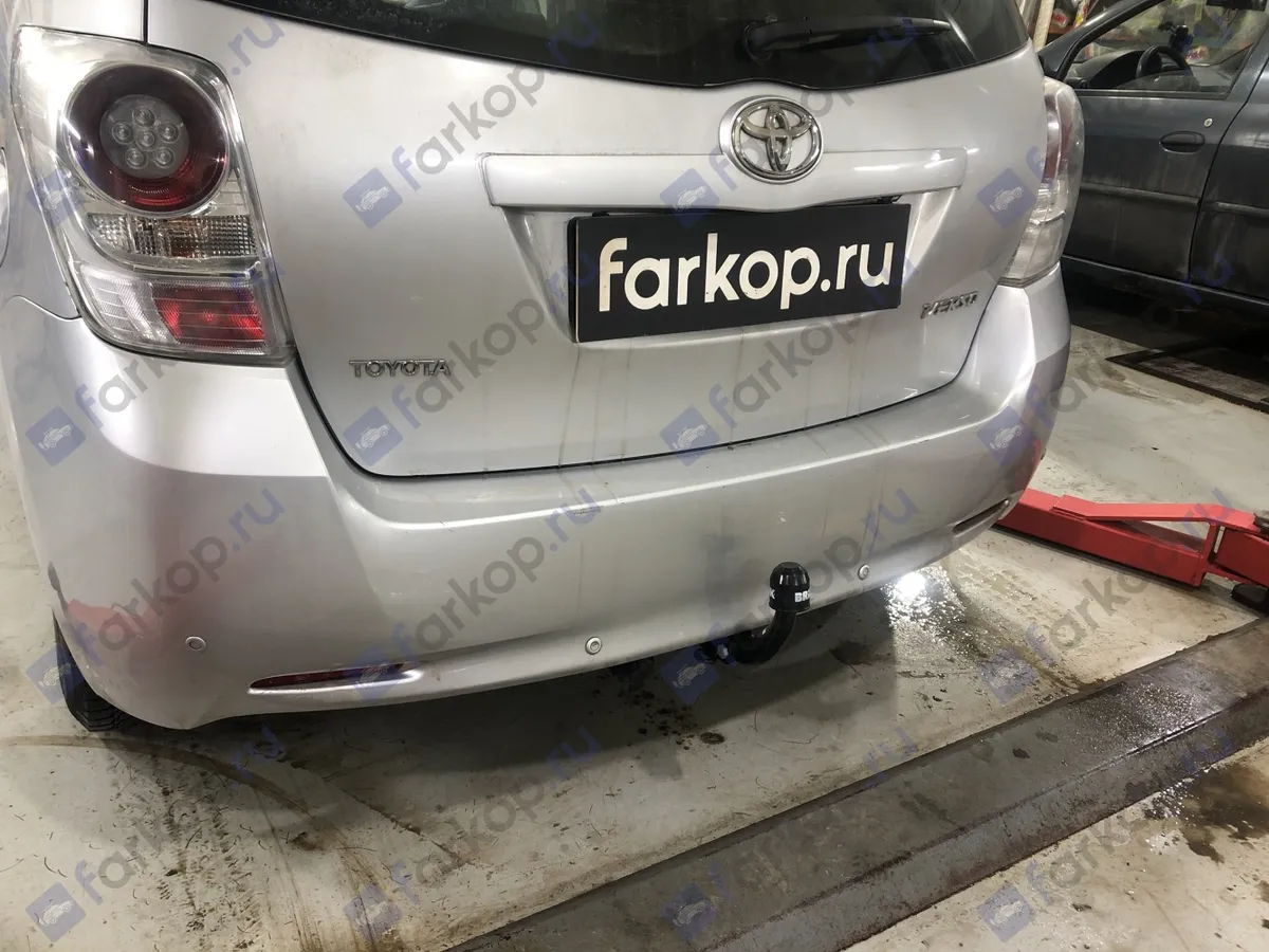 Фаркоп Brink для Toyota Verso 2009-2012 565700 в 