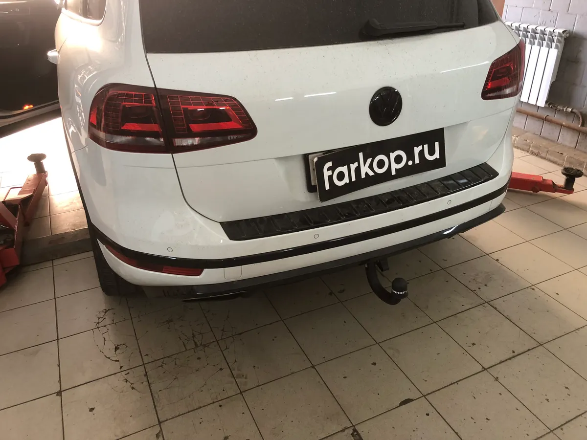 Фаркоп Steinhof для Volkswagen Touareg 2010-2018 A-093 в 