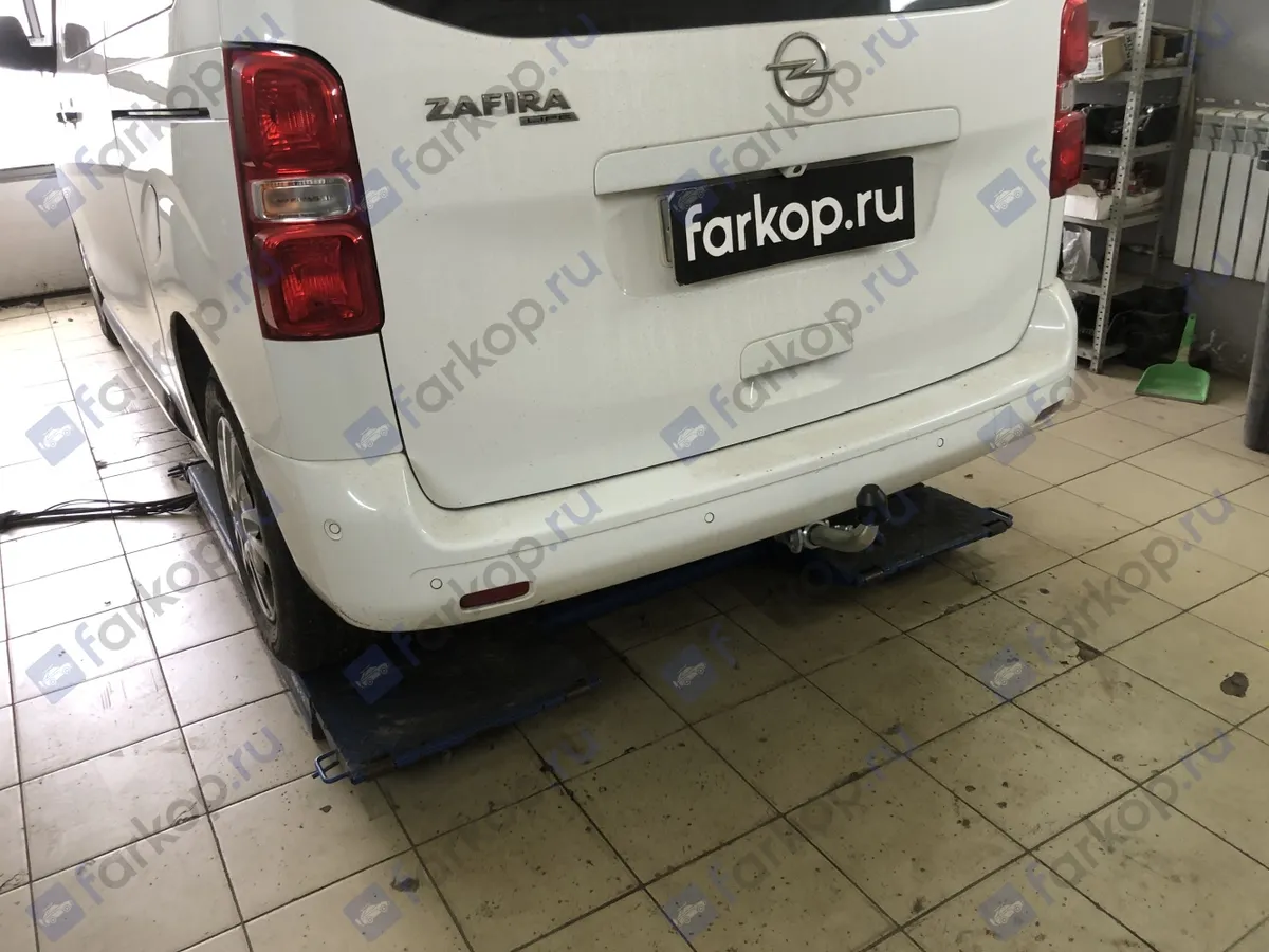 Фаркоп Galia для Opel Zafira Life 2020- C072C в 