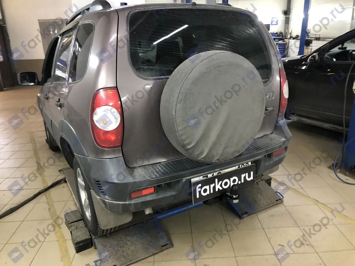 Фаркоп TowRus для Chevrolet Niva 2002-2020 279524 в 