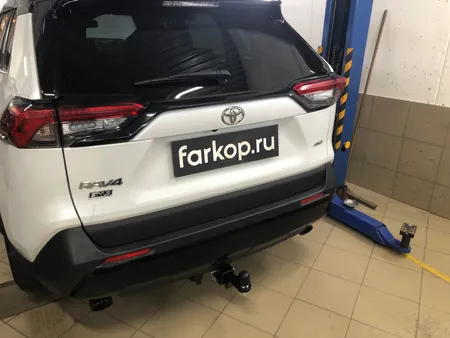 Фаркоп Berg для Toyota RAV4 2019- F.5717.002 в Россия