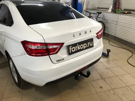 Фаркоп Berg для Lada Vesta (вкл. Cross) 2015-2022 Арт. F.6012.003 F.6012.003 в Россия