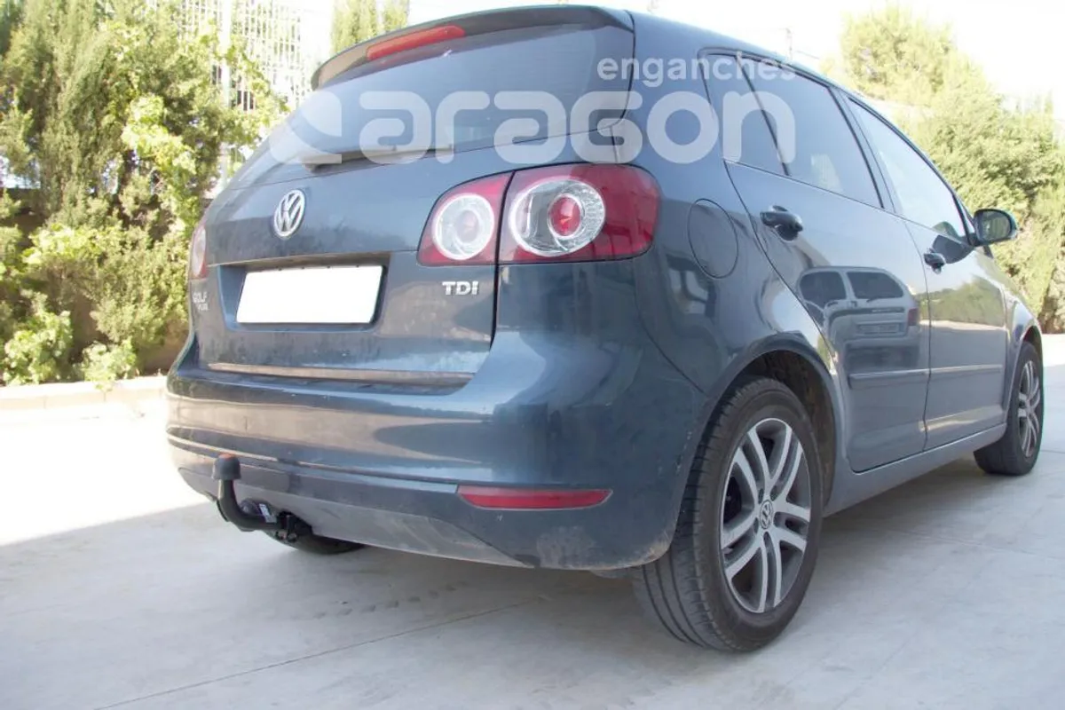 Фаркоп Aragon для Volkswagen Golf Plus 2009-2014 E6700DA в 