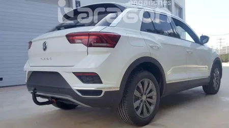 Фаркоп Aragon для Volkswagen T-Roc 2018- E6716AV в 