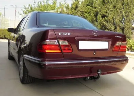 Фаркоп Aragon для Mercedes E-class 1995-2002 E4115AA в 