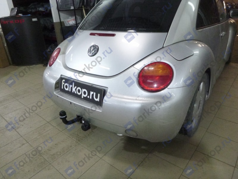 Установлен фаркоп Aragon на Volkswagen Beetle