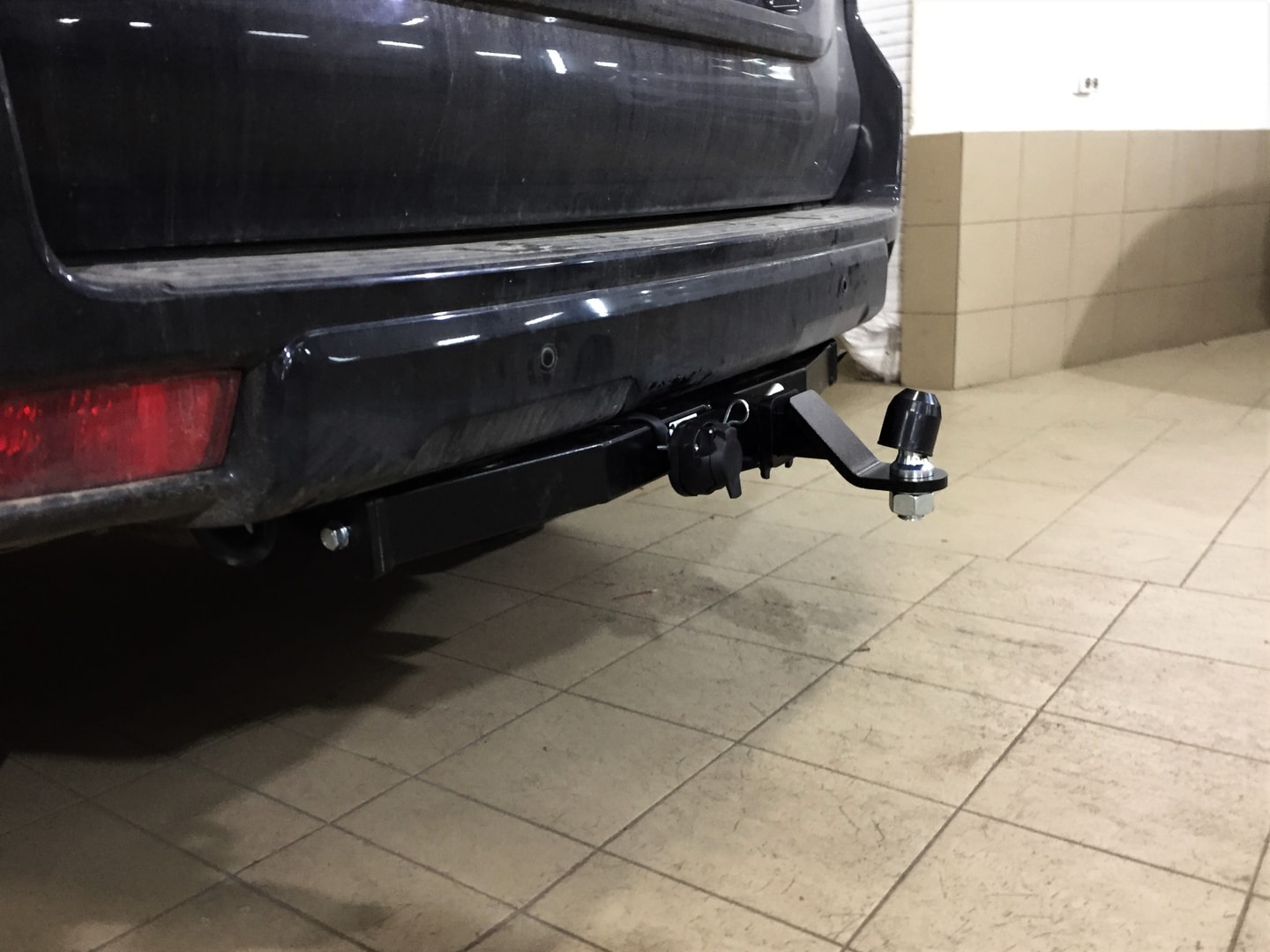 Установили фаркоп Бизон для Toyota Land Cruiser Prado J150 2019 г.