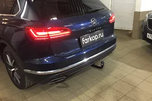 Установили фаркоп Aragon для Volkswagen Touareg 2021 г.
