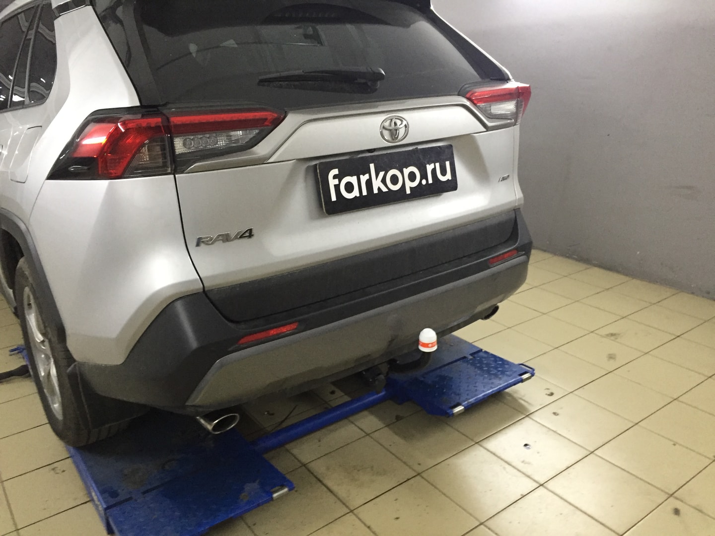 Установили фаркоп Трейлер для Toyota RAV4 2021 г.