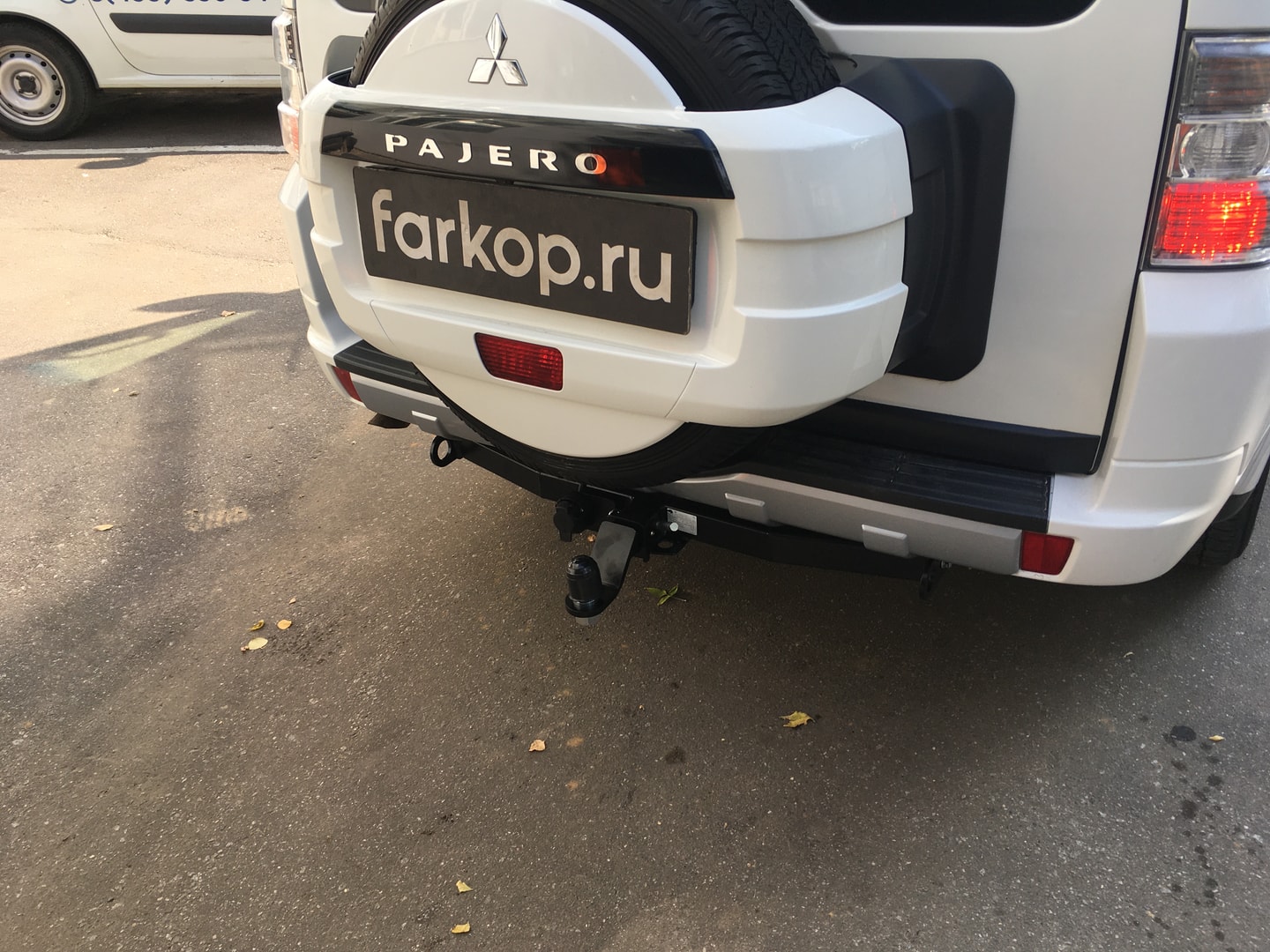 Установили фаркоп Бизон для Mitsubishi Pajero 2014 г.