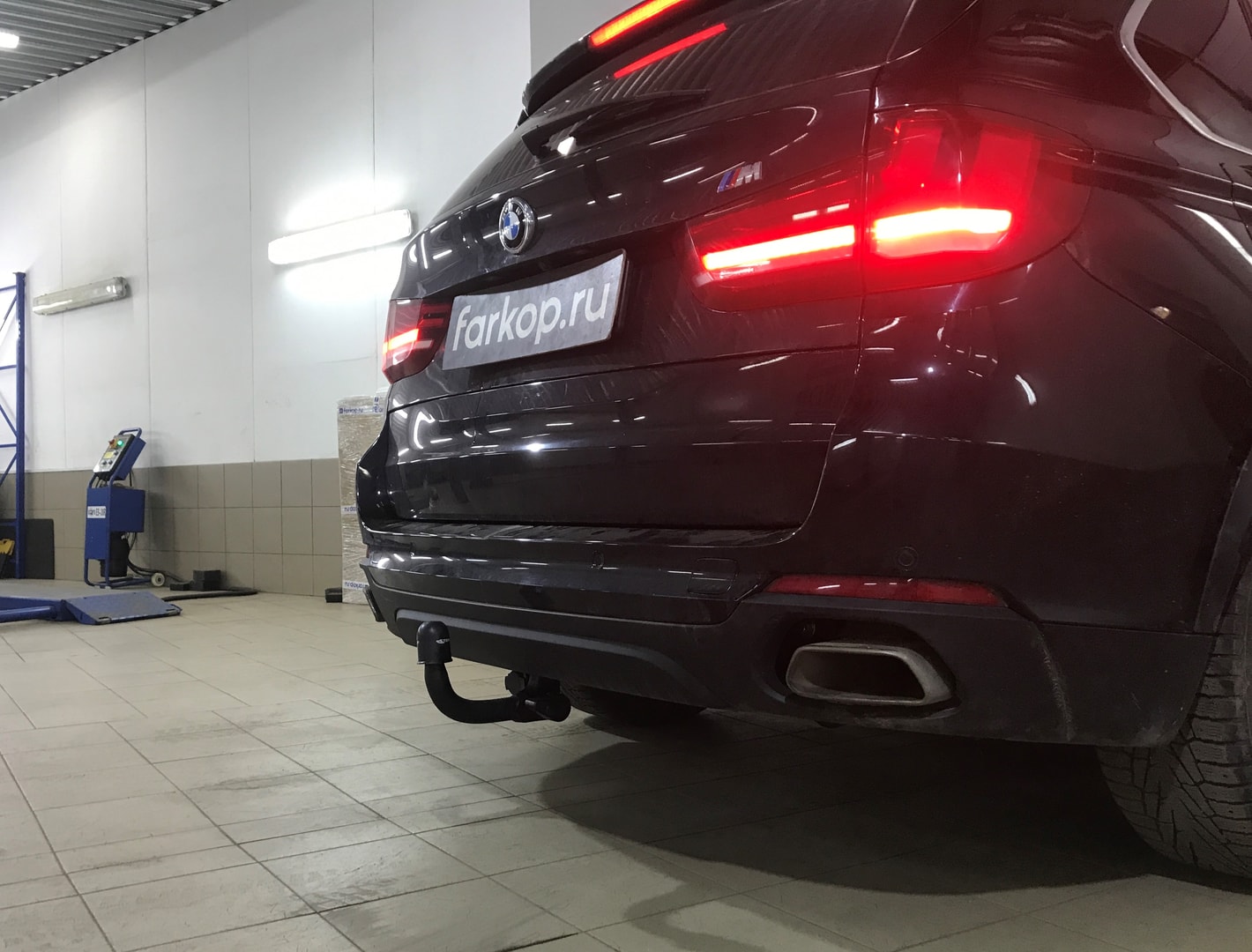 Установили фаркоп Steinhof для BMW X5 2015 г.