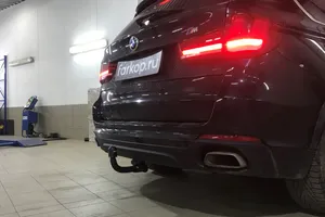 Установили фаркоп Steinhof для BMW X5 2015 г.
