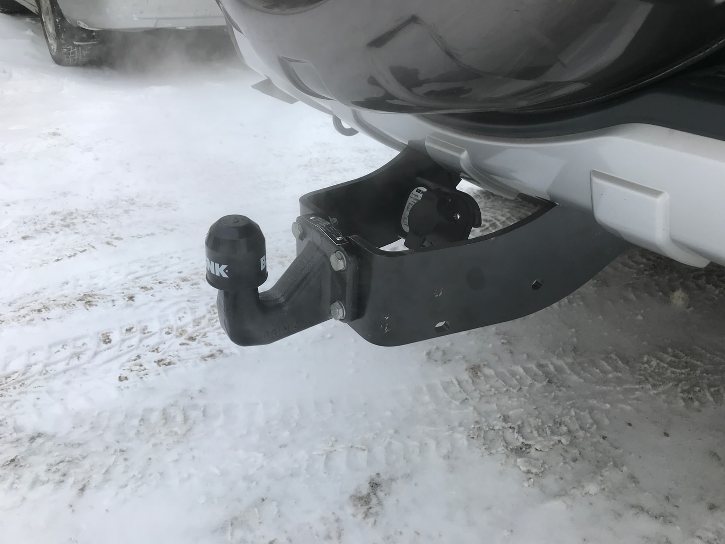 Установили фаркоп Brink для Mitsubishi Pajero 2012 г.