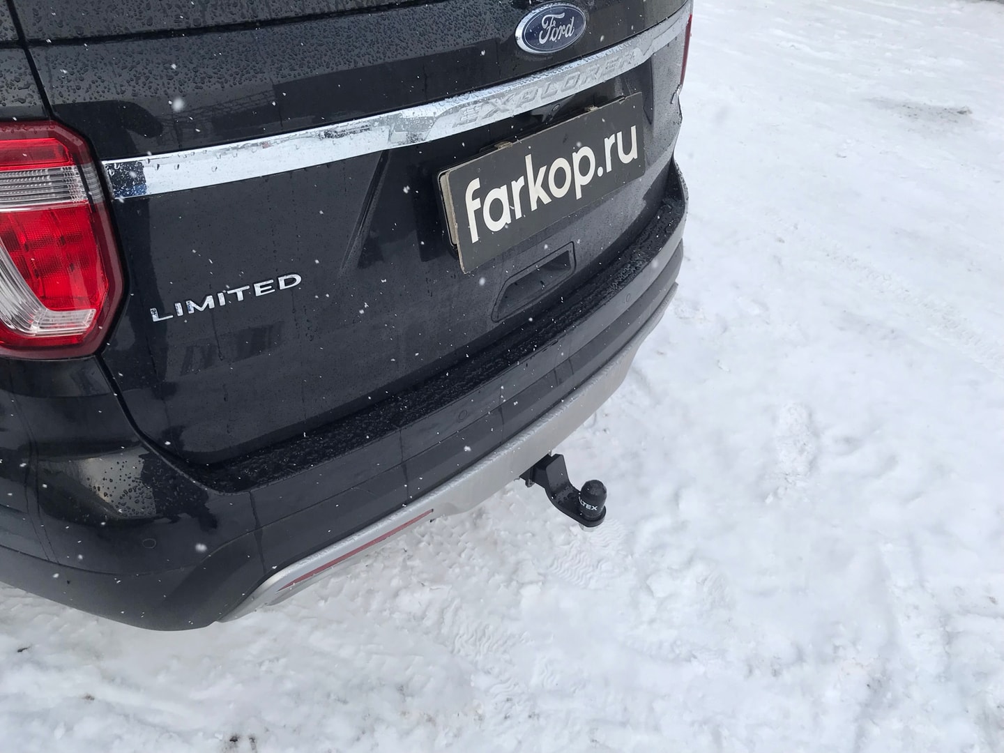 Установили фаркоп Baltex для Ford Explorer 2017 г.