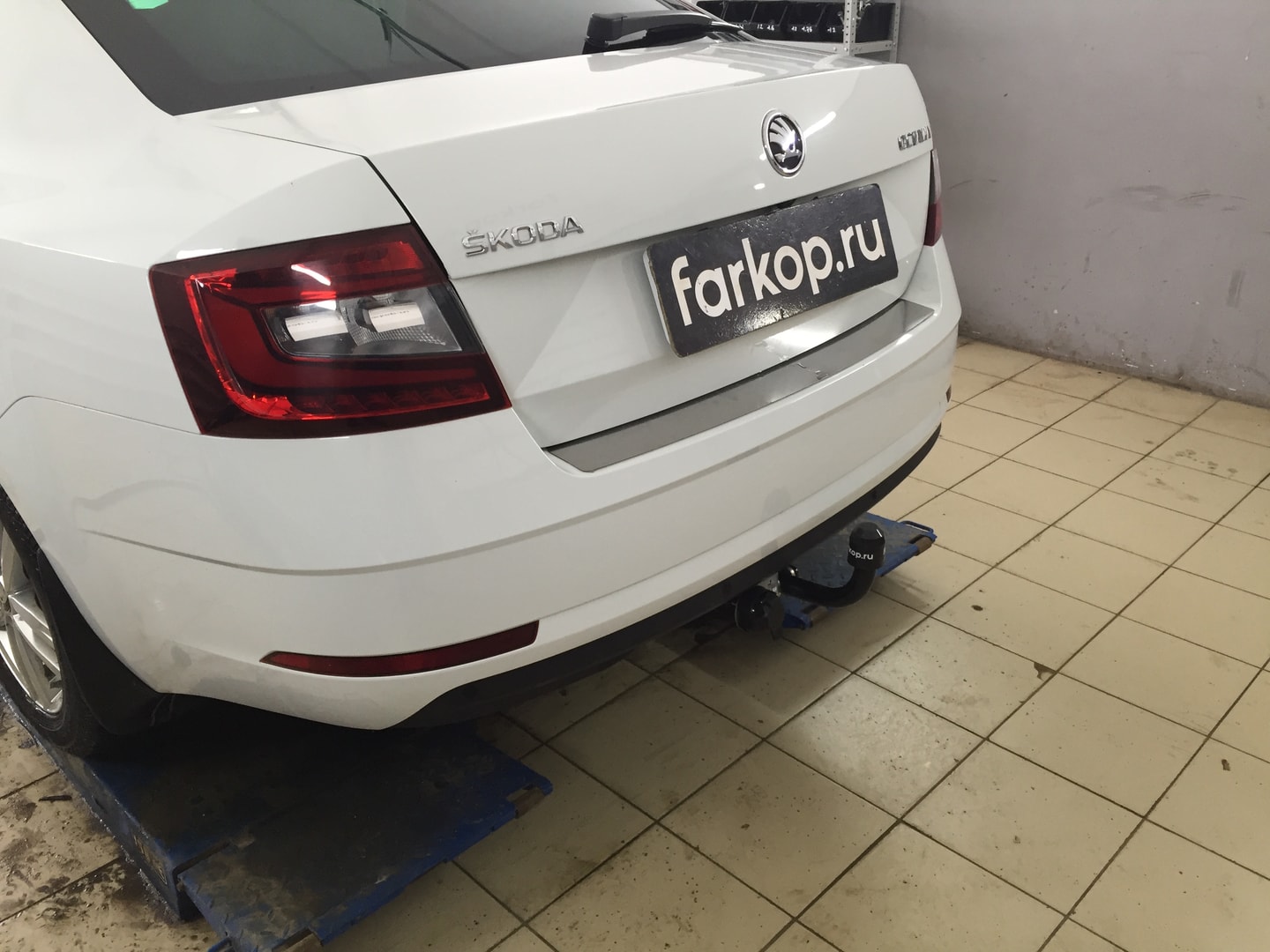 Установили фаркоп Лидер Плюс для Skoda Octavia (лифтбек) 2019 г.