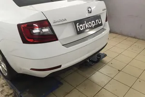 Установили фаркоп Лидер Плюс для Skoda Octavia (лифтбек) 2019 г.