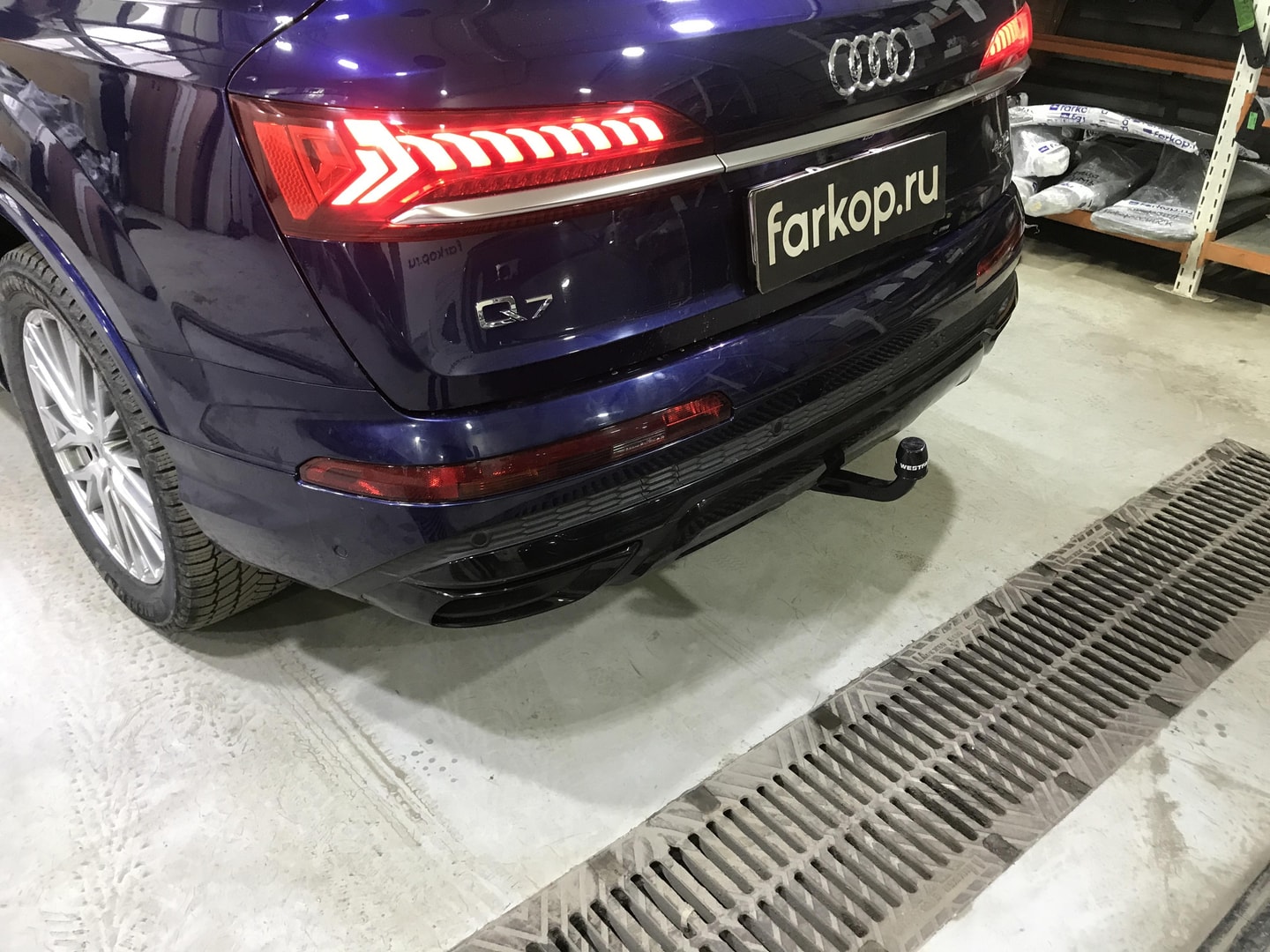 Установили фаркоп Westfalia для Audi Q7 2020 г.