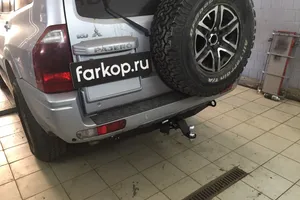 Установили фаркоп Бизон для Mitsubishi Pajero 2005 г.