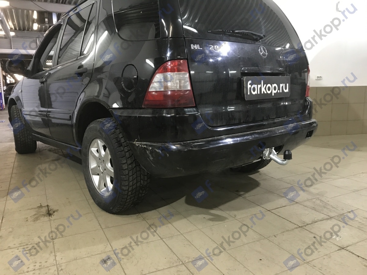 Установили фаркоп Galia для Mercedes M-class 1998-2005 г.в. Установили фаркоп Galia для Mercedes M-class 1998-2005 г.в.