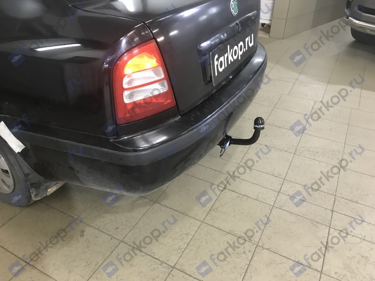 Установили фаркоп Baltex для Skoda Octavia Tour 1996-2011 г.в. Установили фаркоп Baltex для Skoda Octavia Tour 1996-2011 г.в.