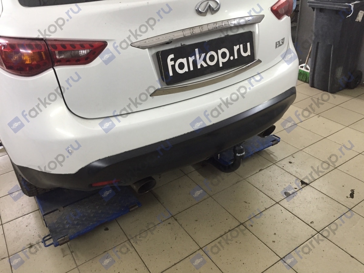 Установили фаркоп Steinhof для Infiniti FX37 2012 г.в.