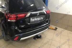 Установили фаркоп TowRus для Mitsubishi Outlander 2018 г.в.