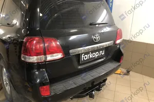 Установили фаркоп Baltex для Toyota Land Cruiser J200 2009 г.в.