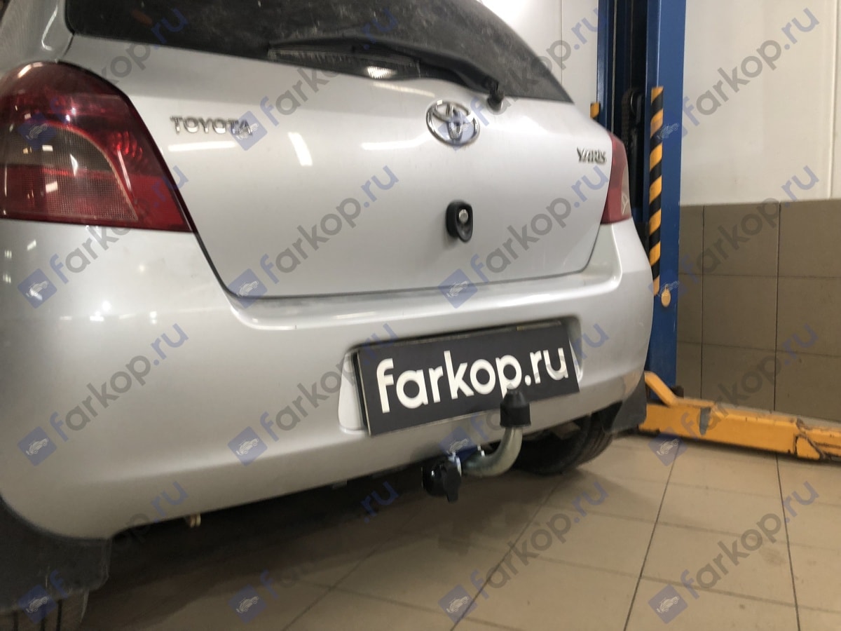 Установили фаркоп Galia для Toyota Yaris 2008 г.в.