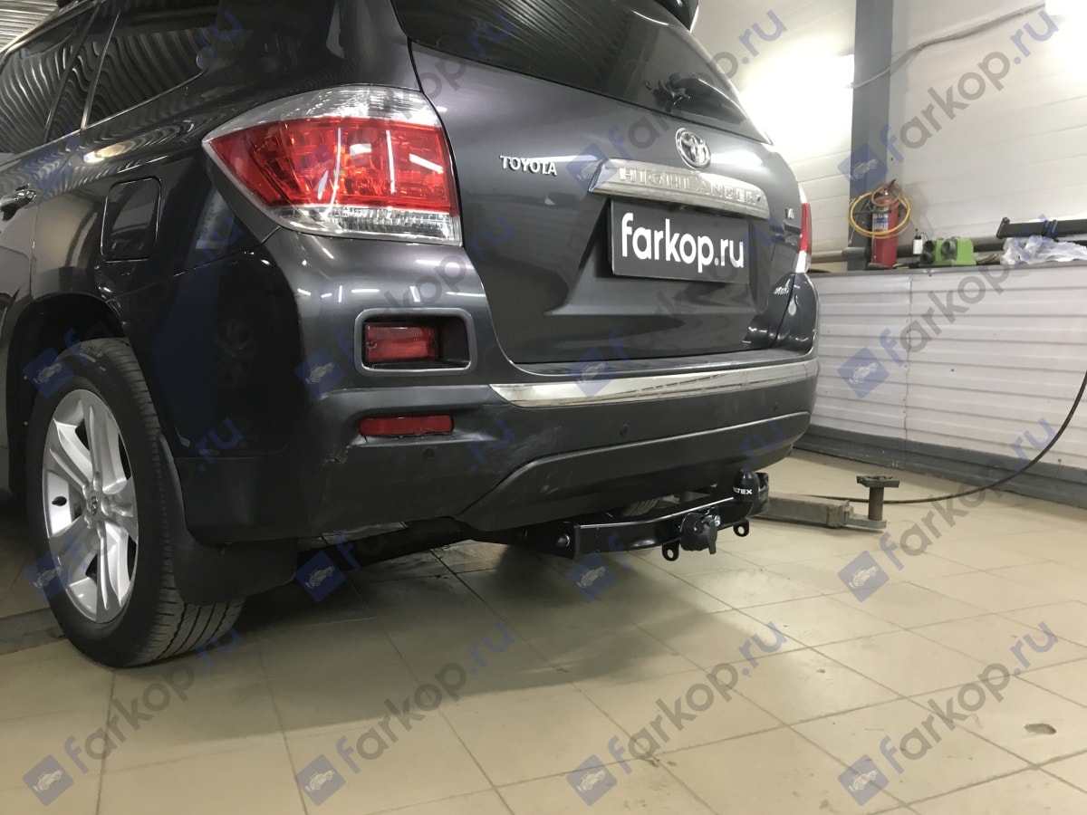 Установили фаркоп Baltex для Toyota Highlander 2011 г.в. Установили фаркоп Baltex для Toyota Highlander 2011 г.в.