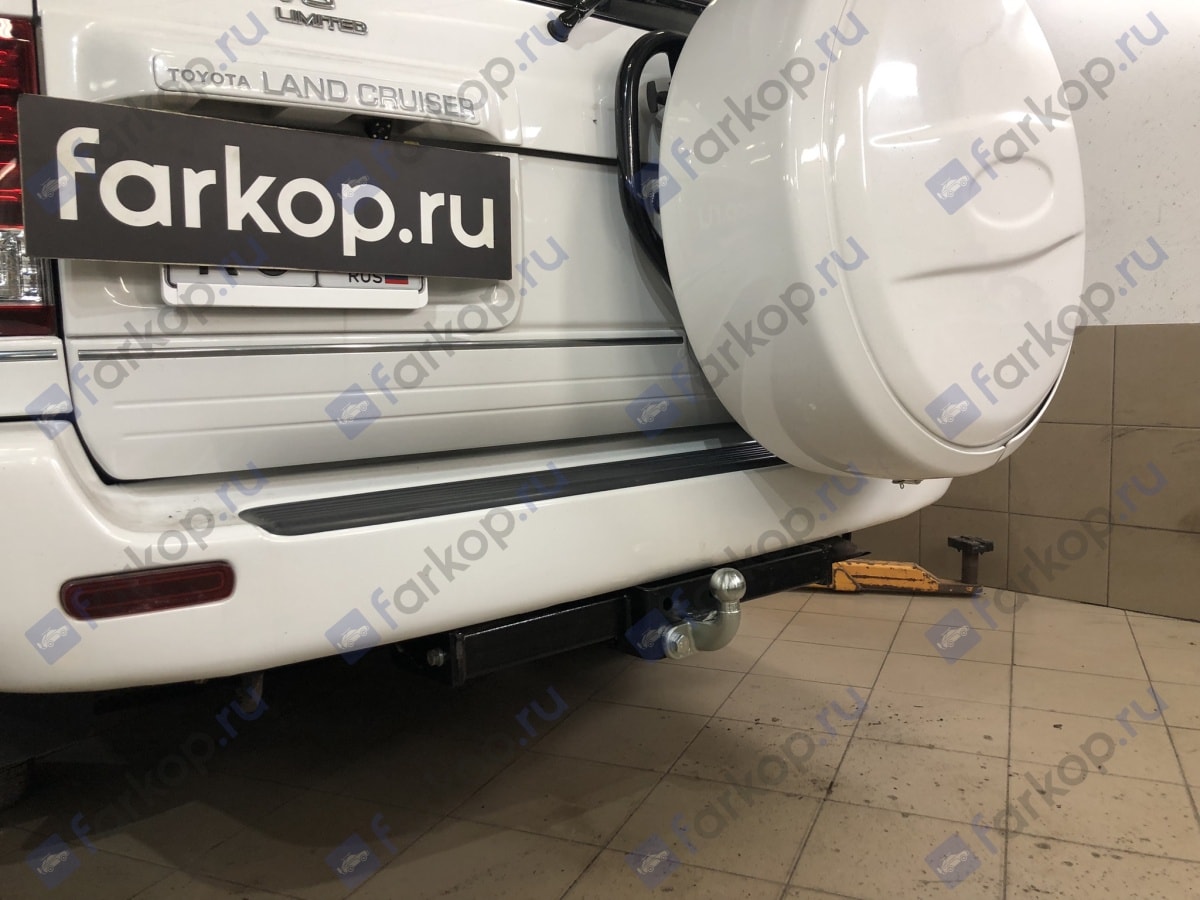 Установили фаркоп Лидер Плюс для Toyota Land Cruiser J100 VX 1999 г.в.
