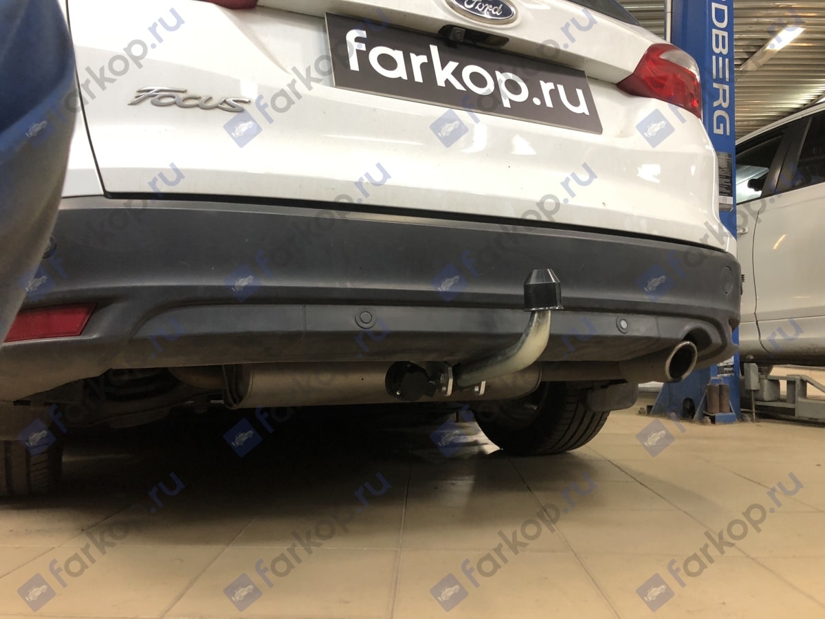 Установили фаркоп Galia для Ford Focus (универсал) 2013 г.в.
