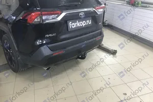 Установили фаркоп Oris для Toyota RAV4 2021 г.в.