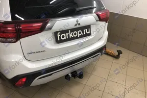 Установили фаркоп Уникар для Mitsubishi Outlander 2020 г.