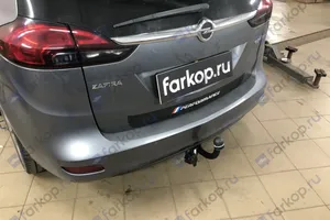 Установили фаркоп Steinhof для Opel Zafira 2017 г.в.