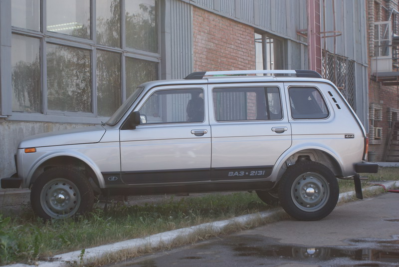 Рейлинги для Lada 2131 4х4 5 дв. 1993-2021, анод серый матовый 0213-Д-11 в 