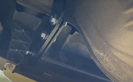 Установка фаркопа Трейлер 9012 на Renault Logan: крепление силовой балки