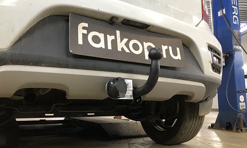 Установили фаркоп Лидер Плюс для Renault Sandero 2014 г.в.