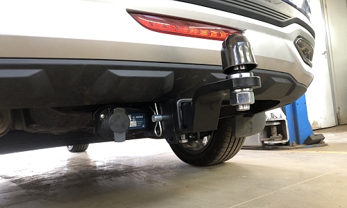 Установили фаркоп Berg для Lada Vesta Cross 2023-2026 г. в.