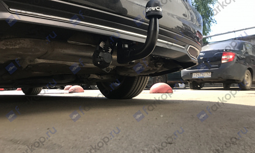 Установили фаркоп Aragon для Audi A6 2021 г.