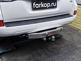 Установили фаркоп Oris для Toyota Lаnd Cruiser J200 2007-2025 г. в.