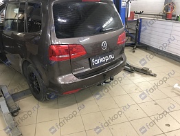 Установили фаркоп Galia для Volkswagen Touran 2011 г.в.