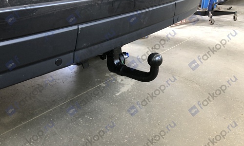 Установили фаркоп Steinhof для Land Rover Range Rover 2016 г.