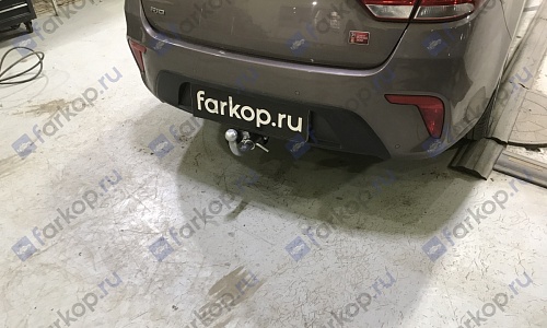 Установили фаркоп Лидер Плюс для Kia Rio (седан) 2018 г.в.