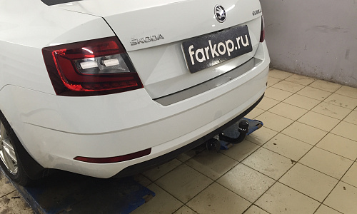 Установили фаркоп Лидер Плюс для Skoda Octavia (лифтбек) 2019 г.