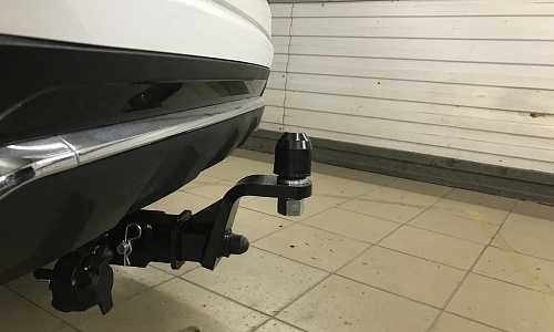 Установили фаркоп TowRus для Geely Monjaro 2023 года выпуска