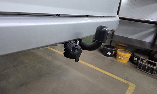 Установили фаркоп Steinhof для Nissan NV200 2009-2025 г.в.